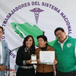 RECONOCE GOBERNADORA A MADRES Y PADRES DE LA SECCIÓN 31 DEL STSNS