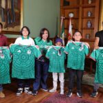PREMIA GOBIERNO ESTATAL ENTUSIASMO MUNDIALISTA DE TLAXCALTECAS CON PLAYERAS DE LA SELECCIÓN MEXICANA